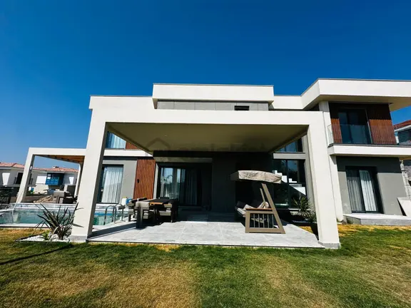 Full Manzara-güvenlik-özel Havuz/otopark-merkezi-600 M2 Bahçe-ultra Lüx -tamamı Müstakil 2