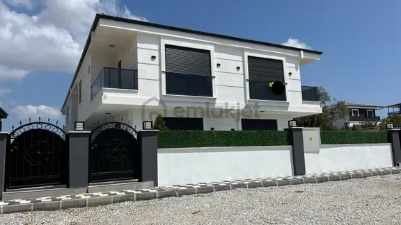Didim Hisar Mahallesinde Satılık 3+1 Ayrı Mutfaklı Bahçeli Villa 2