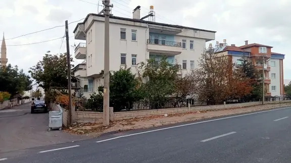 Şarkışla Hsk Rönesans Emlak^tan Esentepede Satılık Komple Bina 1