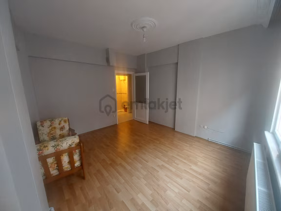 Ümraniye Atatürk Mahallesi Çarşı Merkezi 2+1 Kiralık Daire 1