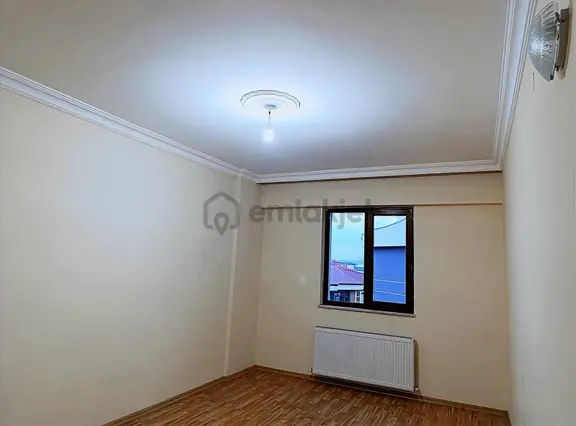 Yenişehir Mahallesi'nde Kiralık 3+1 Arakatta K.otopaklı Daire 2