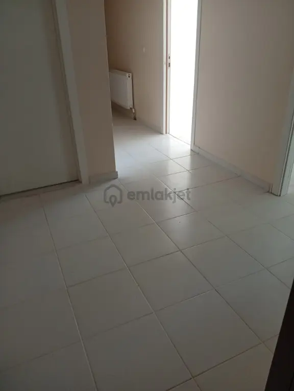 Geniş, 3+1, 2 Banyo, 2 Asansör, Ara Kat, Güney Cephe 2