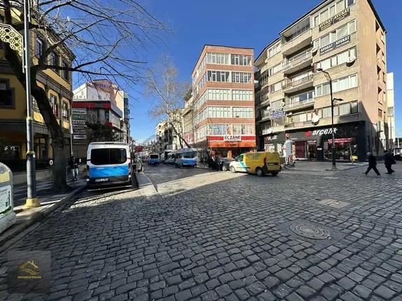 Trabzon Meydan'da Kiralık 3 Odalı Ofis 1