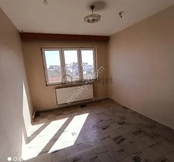 Elit Emlak'tan Satılık 3+1 Geniş Ferah Daire Çarsı Merkezde 2