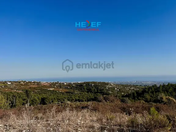 Hedef'ten Erdemli Sıraç'ta Deniz Manzaralı Satılık Arsa 1