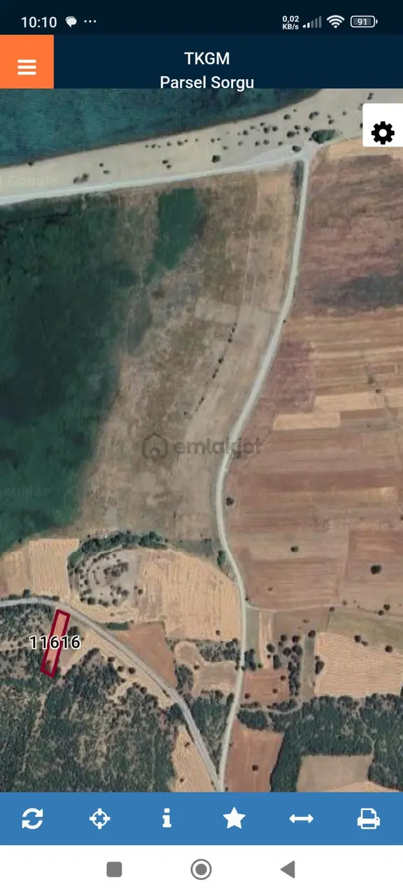 Beyşehir Üstünler Mahallesinde Satılık Göl Manzaralı Tarlalar 1