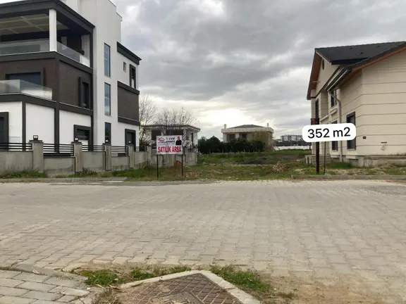 İsabeyli Villalar Bölgesinde Satılık 352 M² Arsa (3 Kat İmar) 2