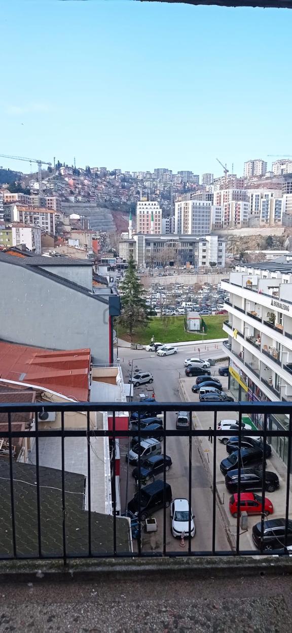 Çarşı Merkezde 2+1 Geniş Daire 1