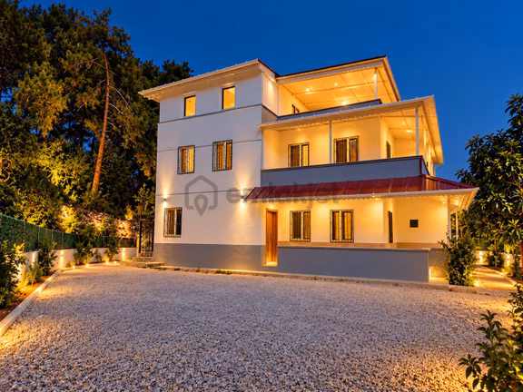 Beldibi’nin Kalbinde Turizm+konut Alanı | 594 M² Arsa + 3 Konut Denize 500 Mt 1