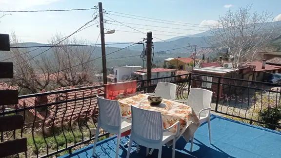 Zeytinli Pınar Başında 1+1 Eşyalı Kiralık Müstakil Köy Evi 2