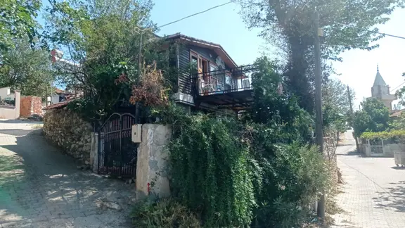 Zeytinli Pınar Başında 1+1 Eşyalı Kiralık Müstakil Köy Evi 1