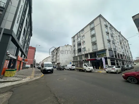 Tatlılar Gayrimenkul'den Saray İstanbul Cad. Kıyıköy Yolu Üzerinde 3 Katlı 400m2 İş Yeri 1