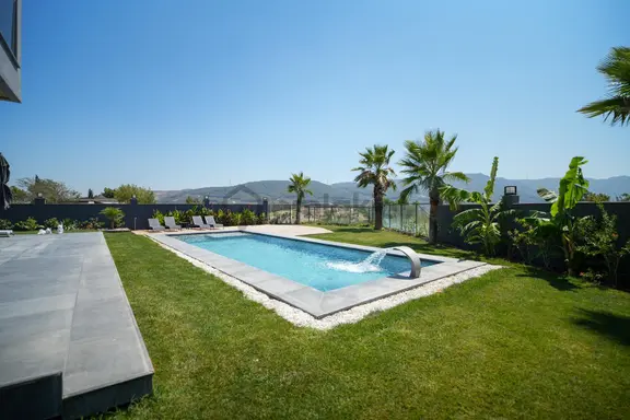 Kuşadası'n Da Golf Sahası Ve Deniz Manzaralı Müstakil Lüks Villa 2
