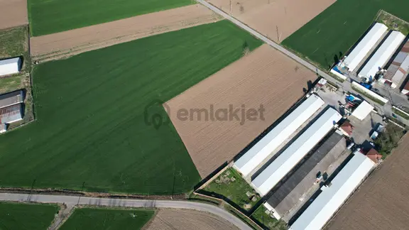 Asfalta Cepheli %40 Ticari + Konut İmarlı 7.373 M2 Mükemmel Konumda Arsa 2