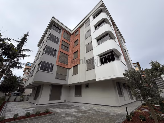 Bahçelievler Merkezde 5+2 Eşsiz Terasıyla Oturuma Hazır Dublex 1