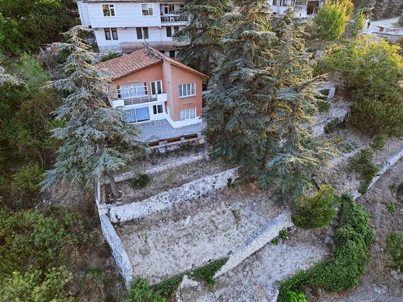 Amasya Çakallar Mahallesinde Satılık Dubleks Ev Ve Bağ 1