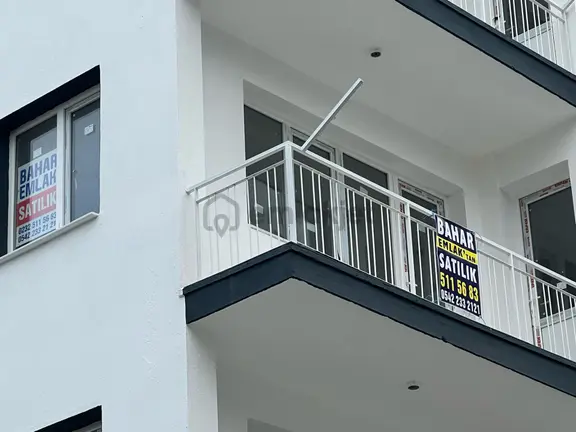 Çarşı İçinde Ara Kat 1