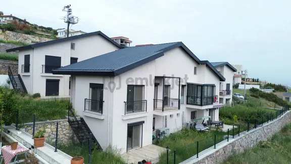 Turyap Foça'dan Foçaköy'de Site İçinde Satılık Dubleks Villa 2