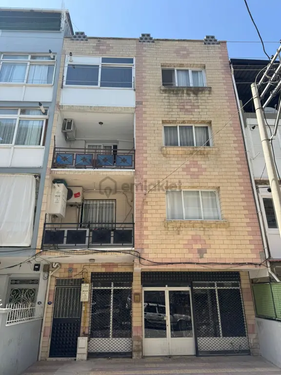 Buca Fırat Mahallesi 4.5 Katlı Satılık Komple Bina 2