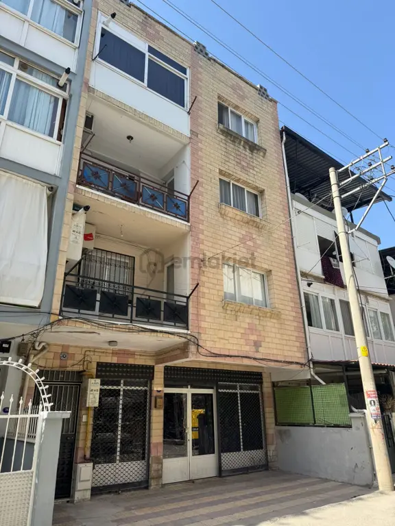 Buca Fırat Mahallesi 4.5 Katlı Satılık Komple Bina 1