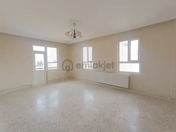Babacandan Çulcuoğlu Arkası Doğalgazlı 3+1 Satılık Daire 1
