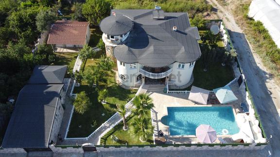 Antalya'da Yarısı Peşin Yarısı Takas Uygun Satılık Şato 1