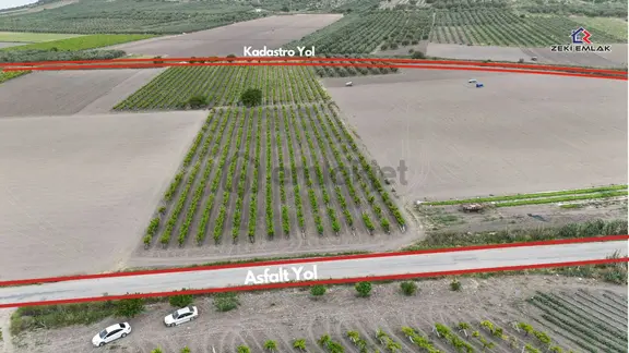 Zeki Emlak'tan Karayenice Mh. Yola Sıfır Satılık 5341 M ² Bağ 2
