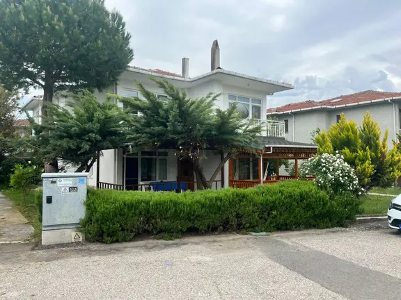 Remax Land Ten Demirli Tatil Sitesinde Satılık Villa 1