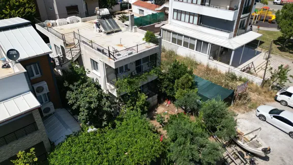 Didim Yeni Mahallede 2 Adet 2+1 Daireli Komple Satılık Bina 2