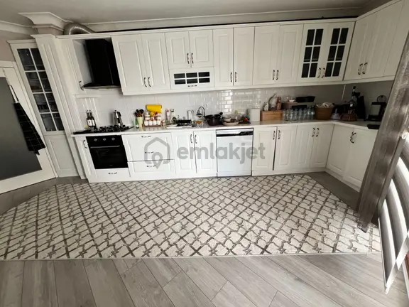 Cihandan Avcılarda Karahöyük Cad Yakını 11. Katta Ful Yapılı 3+1 2