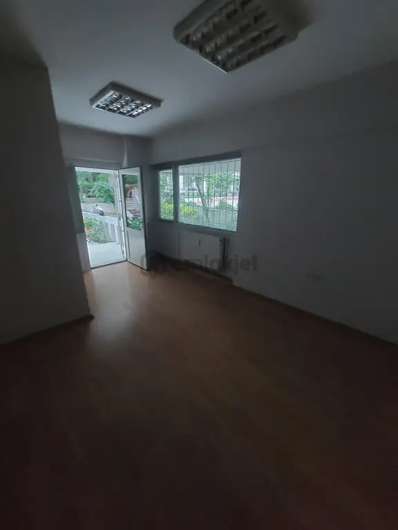 Hızır Turizm Emlak Dan Merdivenköy' De 20m² Kiralık Dükkan 2