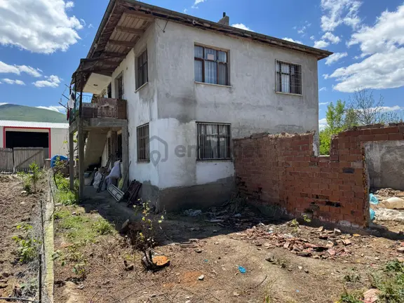 Yankı'dan Pazar Merkezde 353 M2 İçinde 2 Katlı İmarlı Bina&arsa 1
