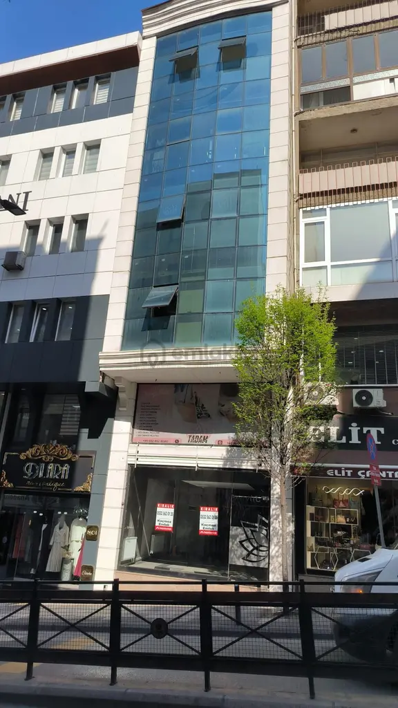 Trabzon Meydan Gazipaşa Caddesi Üzeri Kiralık Ofisler 2