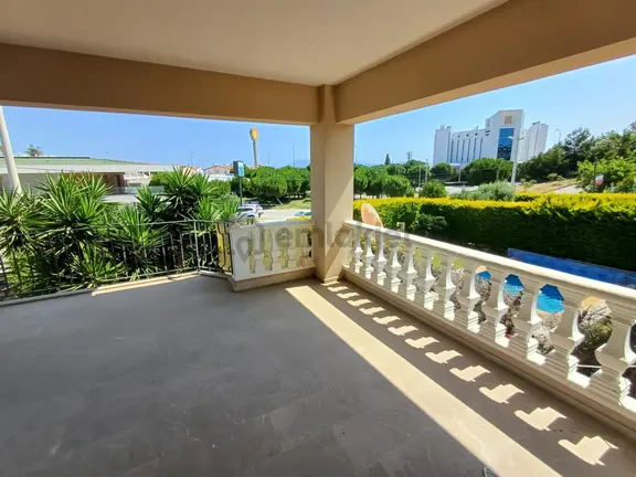 Boyalık Beachotel Karşısı Denize Plaja 250 M Yürüme 3+1 Villa 2