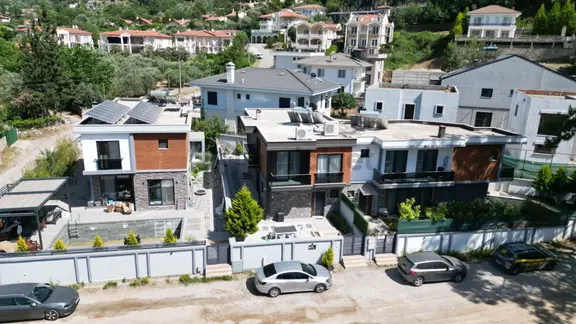 Goldhouse Dan Satılık Villa Yeşilüzümlüde Havuzlu Müstakil 5+1 2