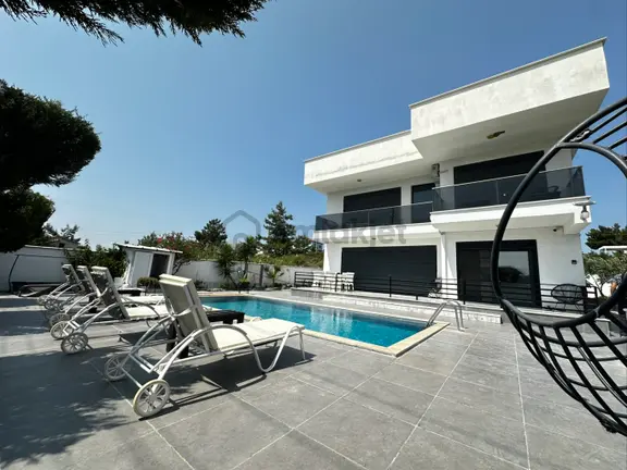 Didimde 4+1 Havuzlu Otoparklı 600m2 Arsa İcinde Lüks Kelepir Villa 2