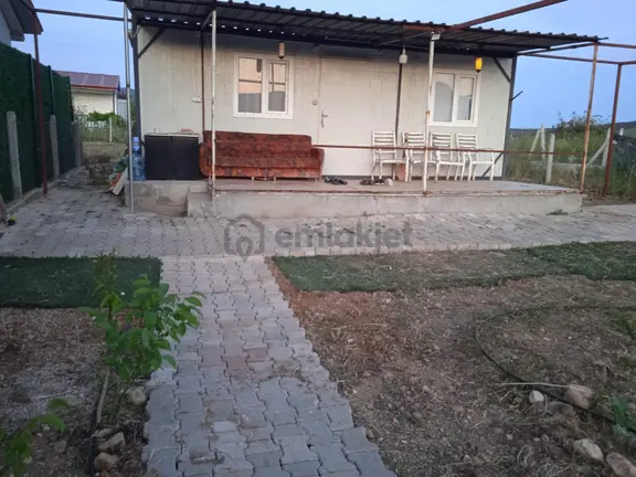 Menderes Çakaltepe De 440 M2 Arsa İçinde Konteyner Ev 1