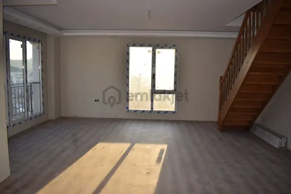 Büyükçekmece Atatürk Mah Sıfır Deniz Manzaralı Lüx 3+2 Dubleks 1