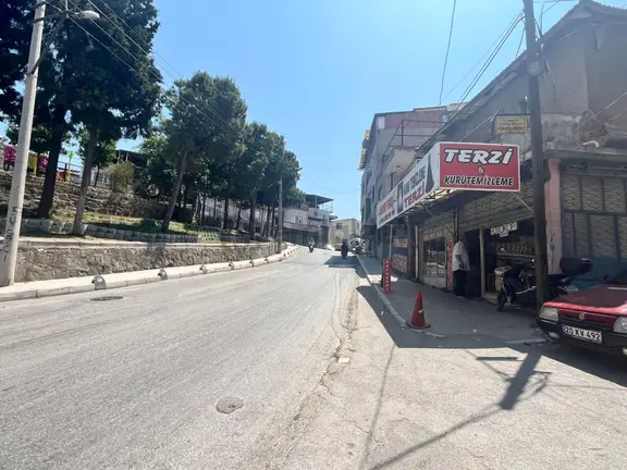 Acil Konak Ferahlı Mahde Ana Yol Üstünde 180m2 İçersinde 2 Ev 1 Dükkanlı Komple Satılık Müstakil Ev 1
