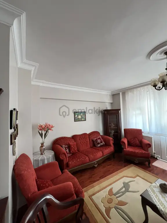 Özsoy Emlak Edirne'den Vali Konağı Arkası Kuş Evlerde Ara Kat Yenilenmiş 3+1 Satılık Daire 2