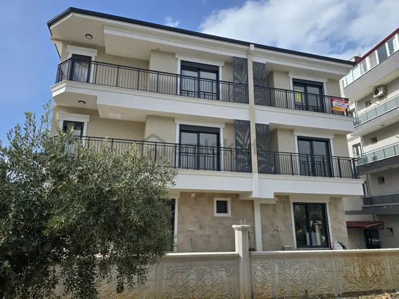 Kuşadası Davutlar Satılık 1+1 Daire Denize Yakın Merkezi Konum 1
