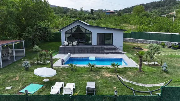 Sapanca Turizm İşletme Belgeli Havuzlu Eşyalı Lüks Villa 2