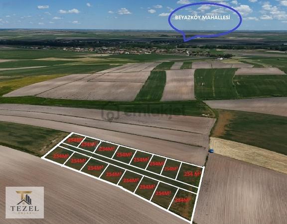 Saray Beyazköyde 254 Metre Hisseli Parsel Çapı Var