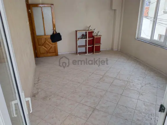 Bergama Cumhuriyet Meydanı 5 Dakika Mesafede 2+1 Geniş Ara Kat Satılık Daire 2