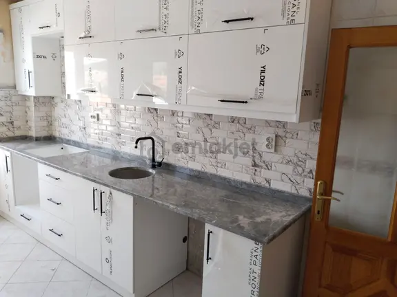 Bergama Cumhuriyet Meydanı 5 Dakika Mesafede 2+1 Geniş Ara Kat Satılık Daire 1