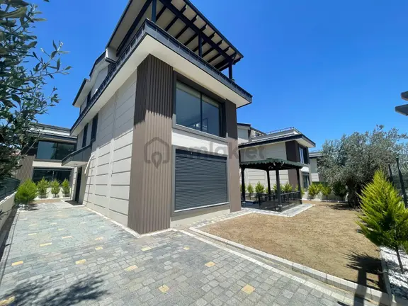 Sabri Pınarbaşı'dan Güre'de Satılık Ultra Lüks Müstakil Havuzlu Villa 1