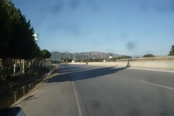 İzmir Torbalı Gold Emlaktan Bayındırda Satılık Kıymetli Bahçe 2