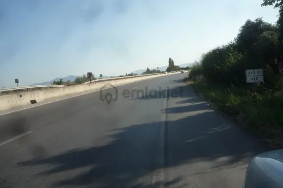 İzmir Torbalı Gold Emlaktan Bayındırda Satılık Kıymetli Bahçe 1