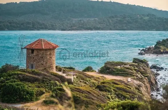 Adabükü Fcc'de Özel Plajlı, Havuzlu Sitede 2+1 Satılık Daire 1