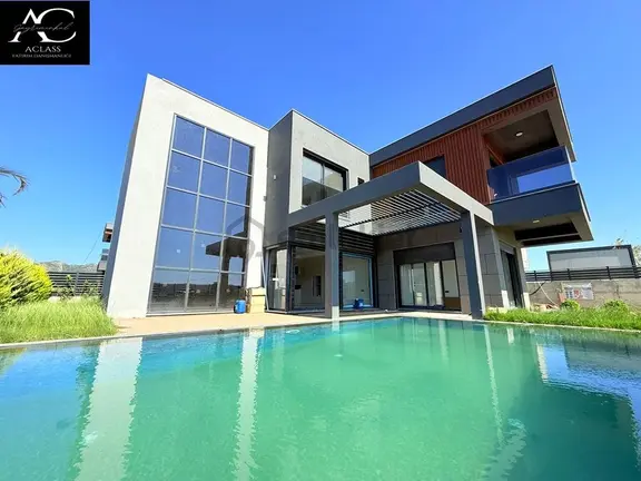 Panaromık Manzara-özel Havuz/otopark-500m2 Bahçe-modern-müstakil 1